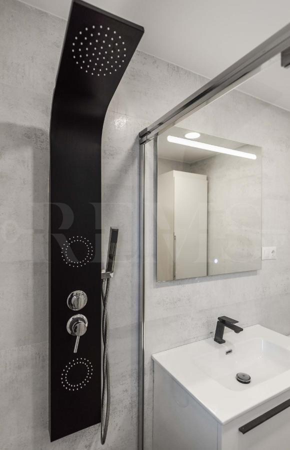 Sunny & Modern Apartment - Center By Rems มาลากา ภายนอก รูปภาพ